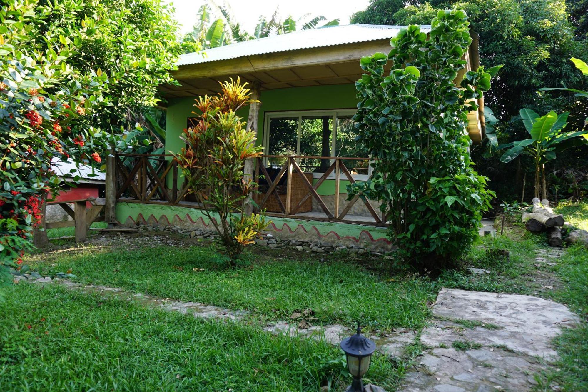 Cocoa Village Guesthouse Obo  Exterior photo